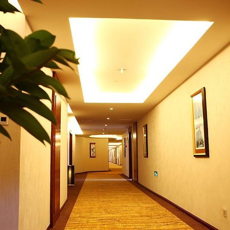 Mingcheng Times Hotel Чэнду Экстерьер фото