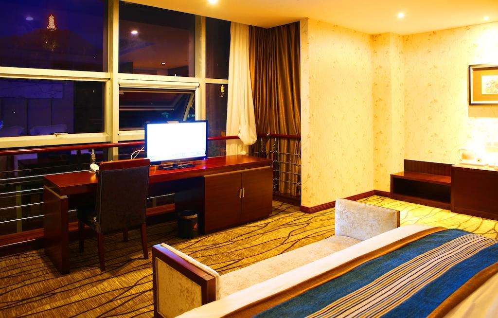 Mingcheng Times Hotel Чэнду Номер фото