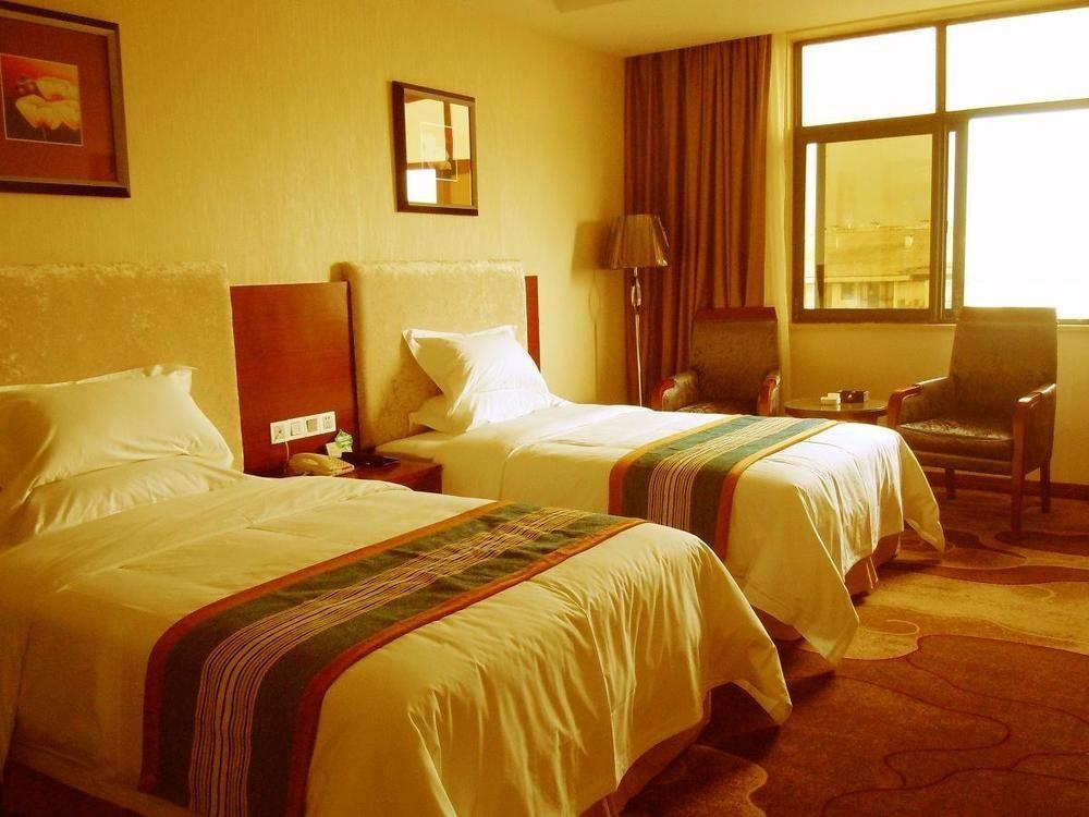 Mingcheng Times Hotel Чэнду Экстерьер фото