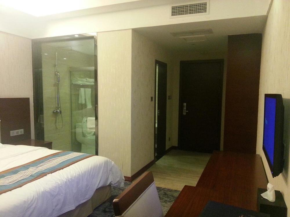 Mingcheng Times Hotel Чэнду Экстерьер фото