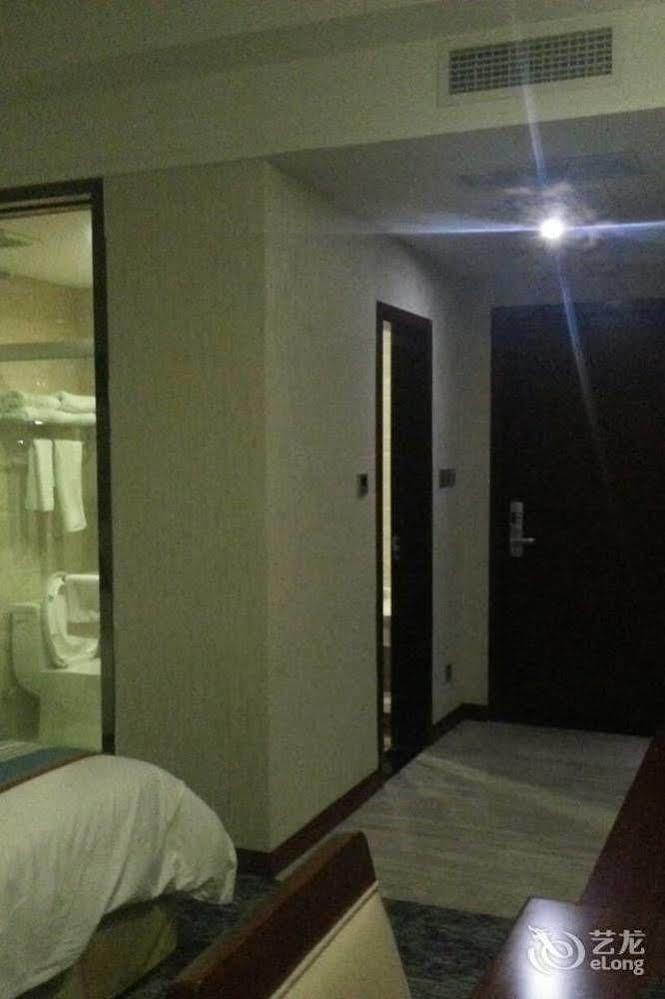 Mingcheng Times Hotel Чэнду Экстерьер фото